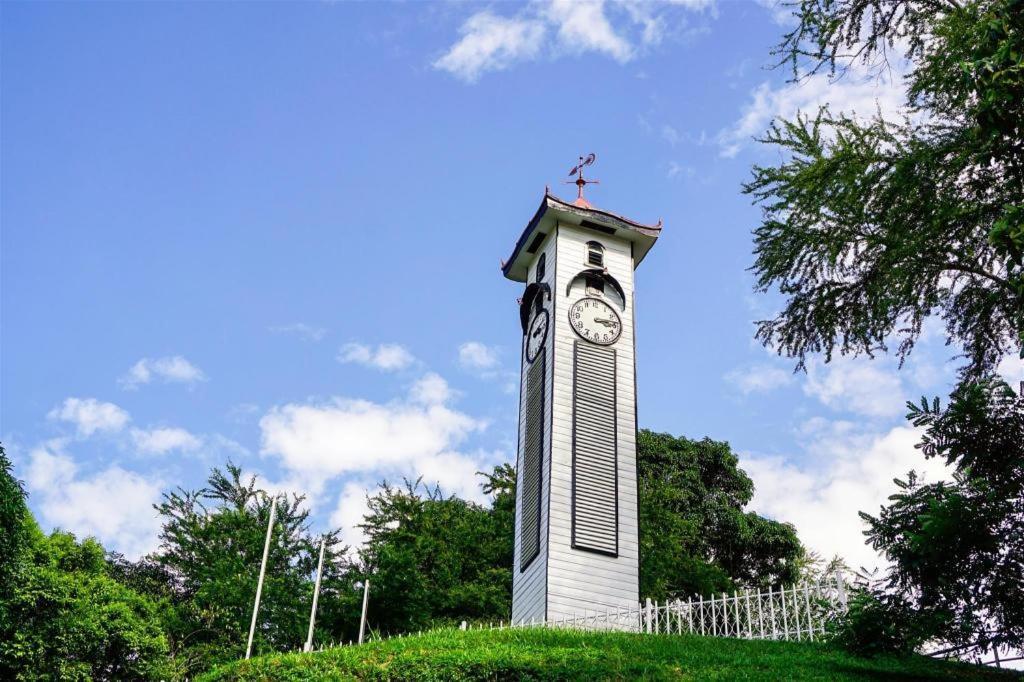 Oyo 43993 Madsuite Kota Kinabalu Exterior photo